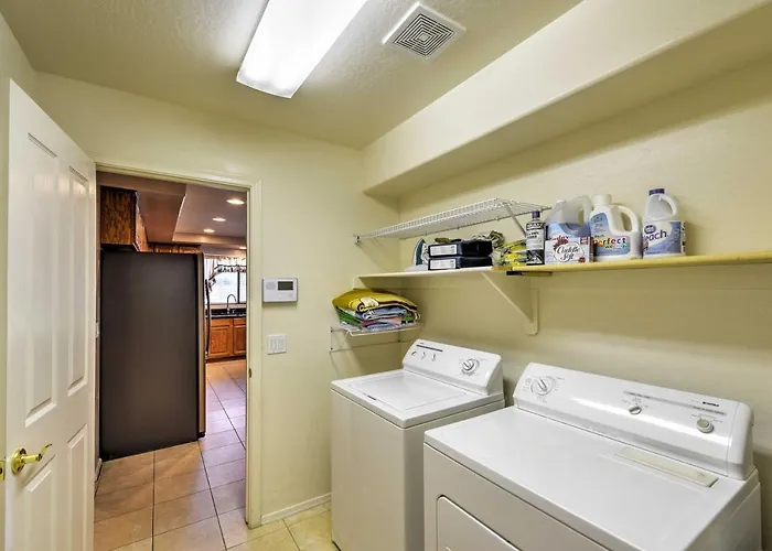 Spacious W/ Heated Pool In Litchfield Park! *