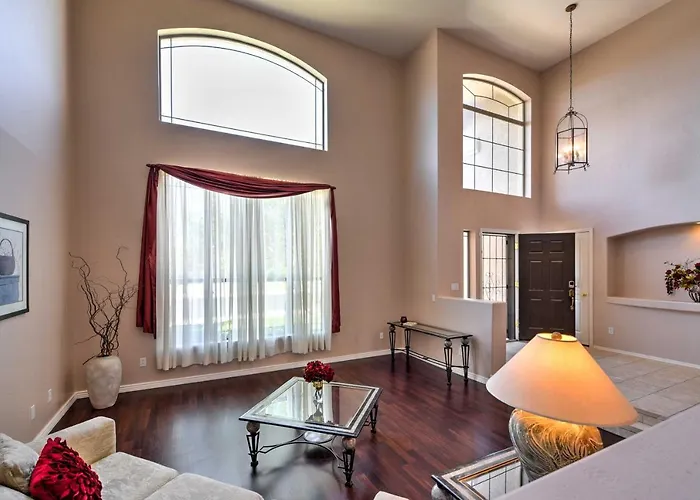 Spacious W/ Heated Pool In Litchfield Park! Holiday home *