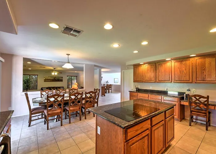 Holiday home Spacious W/ Heated Pool In Litchfield Park! Litchfield Park