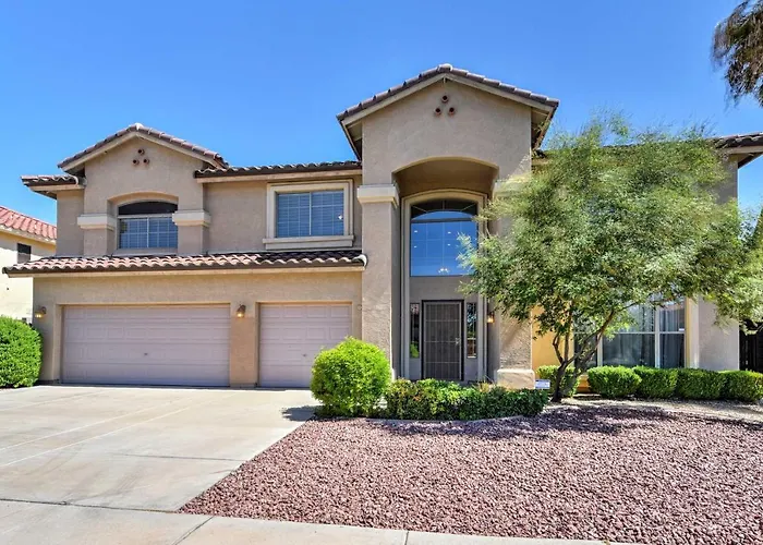 Spacious W/ Heated Pool In Litchfield Park! *