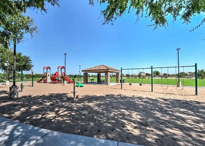 Holiday home Spacious W/ Heated Pool In Litchfield Park! Litchfield Park