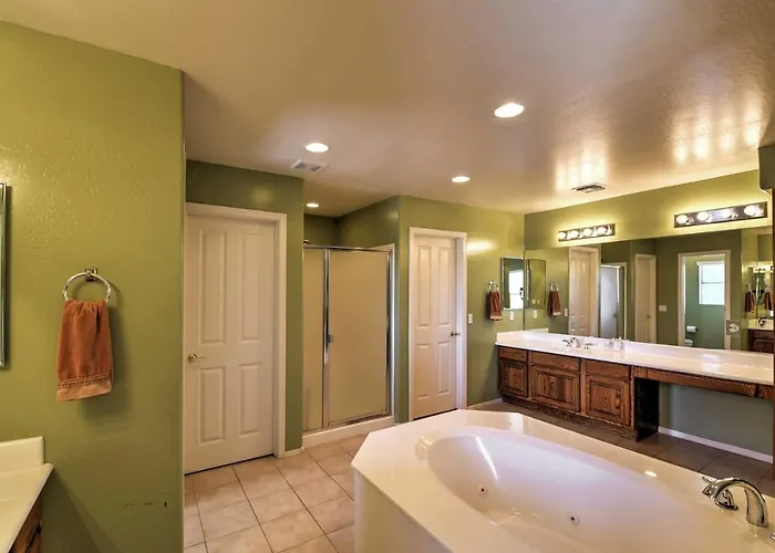 Spacious W/ Heated Pool In Litchfield Park! Litchfield Park