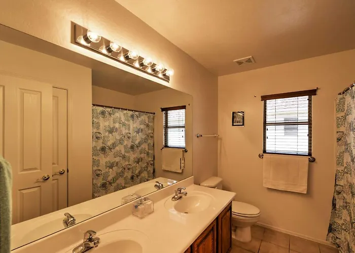 Spacious W/ Heated Pool In Litchfield Park! Holiday home *